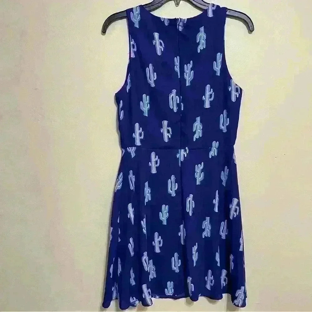 Everly Women's Cactus Print Skater Dress Size Small Sleeveless Tie Neck Lined - Picture 5 of 11